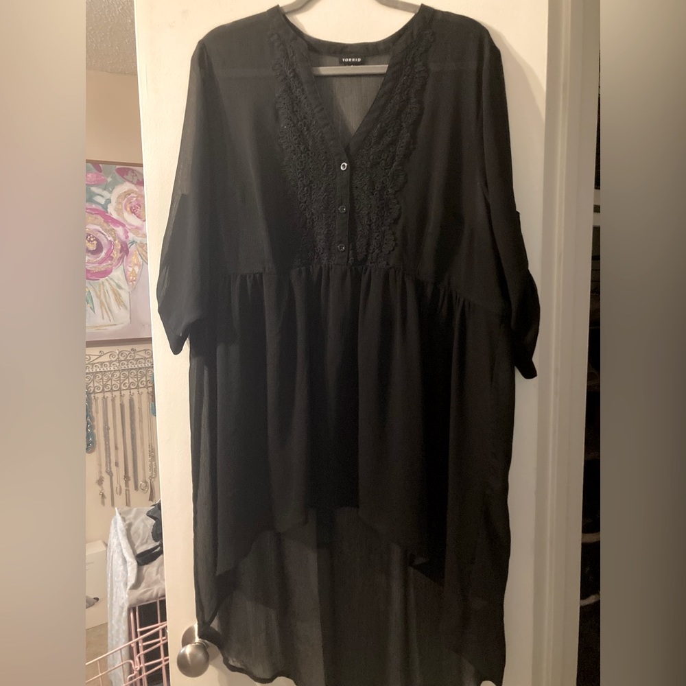 Torrid Black Sheer Hi-Low Tunic Top - Size 2x